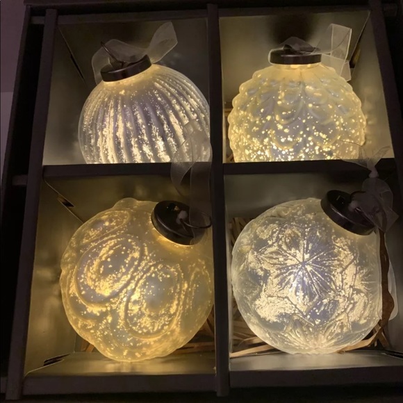 Martha Stewart Christmas Ornaments Illuminated Set 4 Bedford Collection Silver - Picture 5 of 9